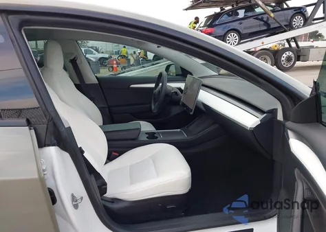 2022 Tesla Model 3 Long Range Dual Motor All-Wheel Drive z USA, uszkodzony, nr VIN 5YJ3E1EB2NF137402